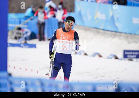 Zhangjiakou Chine. 13th mars 2022. Yoshihihiro Nitta (JPN), 13 mars 2022 - ski de fond : Relais ouvert de 4x2,5 km au centre national de biathlon de Zhangjiakou pendant les Jeux paralympiques d'hiver de 2022 à Beijing à Zhangjiakou en Chine. Credit: MA SPORTS/AFLO/Alay Live News Banque D'Images