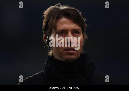 Turin, Italie, le 13th mars 2022. L'ancien footballeur Riccardo Montolivo s'intéresse à lui lorsqu'il commente DAZN TV lors de l'échauffement avant le match de la série A au Stadio Grande Torino, à Turin. Le crédit photo devrait se lire: Jonathan Moscrop / Sportimage Banque D'Images