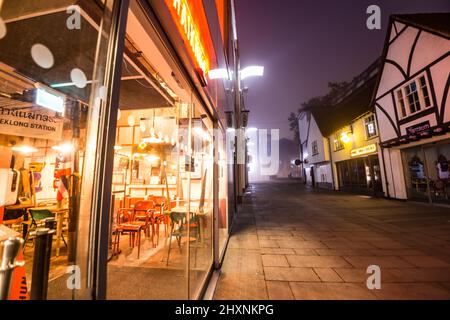 Friary Street à la nuit Guildford Surrey Angleterre Europe Banque D'Images