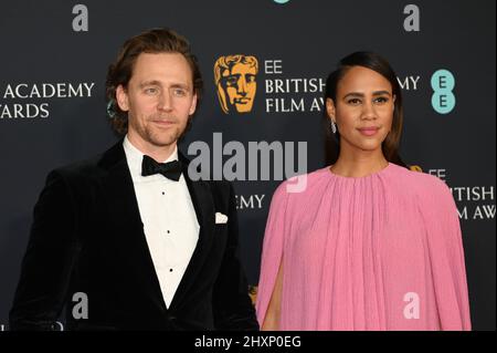 Londres, Royaume-Uni - 13 mars 2022. Zawe Ashton et Tom Hiddleston arrivent aux Prix du film de l'EE British Academy 75th, After Party, Arrivals, Grosvenor House, Londres, Royaume-Uni - 13 mars 2022. Crédit : Picture Capital/Alamy Live News Banque D'Images