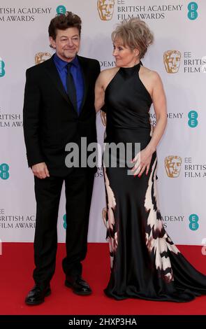 13 mars 2022 - Londres, Angleterre, Royaume-Uni - Andy Serkis et Lorraine Ashbourne assistent aux BAFTA film Awards 2022, Royal Albert Hall Banque D'Images