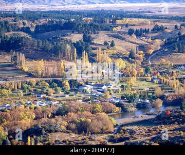 Vue sur la vieille ville à l'automne, Cromwell, Région de l'Otago, île du Sud, Nouvelle-Zélande Banque D'Images