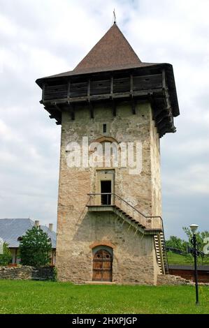 Monastère de l'humour, comté de Suceava, Moldavie, Roumanie : la Tour de Vasile Lupu au monastère de l'humour. Banque D'Images