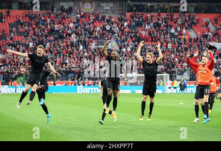 Leverkusen/Allemagne. 13th mars 2022, dernière jubilation K, de gauche à droite Luca KILIAN (K), Anthony MODESTE (K), Timo HUEBERS (HÃ Bbers)(K), Jannes HORN (K), football 1st Bundesliga, 26th matchday, Bayer 04 Leverkusen (LEV) - FC Cologne (K) 0: 1, le 13th mars 2022 à Leverkusen/Allemagne. #DFL les règlements interdisent toute utilisation de photographies comme séquences d'images et/ou quasi-vidéo # Â Banque D'Images