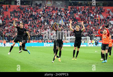 Leverkusen/Allemagne. 13th mars 2022, dernière jubilation K, de gauche à droite Luca KILIAN (K), Anthony MODESTE (K), Timo HUEBERS (HÃ Bbers)(K), Jannes HORN (K), football 1st Bundesliga, 26th matchday, Bayer 04 Leverkusen (LEV) - FC Cologne (K) 0: 1, le 13th mars 2022 à Leverkusen/Allemagne. #DFL les règlements interdisent toute utilisation de photographies comme séquences d'images et/ou quasi-vidéo # Â Banque D'Images