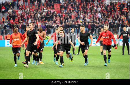 Leverkusen/Allemagne. 13th mars 2022, dernière jubilation K, de gauche à droite Kingsley EhizIBUE (K), goalwart Timo HORN (K), Luca KILIAN (K), Anthony MODESTE (K), Julian CHABOT (K), Timo HUEBERS (HÃ bers)(K), Jonas HECTOR (K ), Salih OEZCAN (Ãzcan)(K), Jannes HORN (K) Soccer 1st Bundesliga, 26th match day, Bayer 04 Leverkusen (LEV) - FC Cologne (K) 0: 1, le 13th mars 2022 à Leverkusen/ Allemagne. #DFL les règlements interdisent toute utilisation de photographies comme séquences d'images et/ou quasi-vidéo # Â Banque D'Images