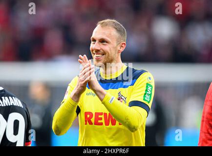 Leverkusen/Allemagne. 13th mars 2022, dernière jubilation goalwart Marvin SCHWUEBE (SchwÃ BE) (K) claps, clapping, soccer 1st Bundesliga, 26th match day, Bayer 04 Leverkusen (LEV) - FC Cologne (K) 0: 1, le 13th mars 2022 à Leverkusen/Allemagne. #DFL les règlements interdisent toute utilisation de photographies comme séquences d'images et/ou quasi-vidéo # Â Banque D'Images