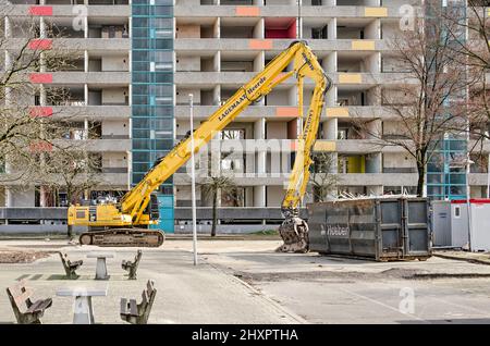 Utrecht, pays-Bas, 13 mars 2022: Rénovation à grande échelle en cours des immeubles des années 1960 dans le quartier d'Overvecht Banque D'Images
