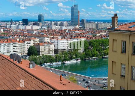 Lyon et le Rhône vu de la Croix Rousse, la place Bellevue, Rhône Alpes, France Banque D'Images