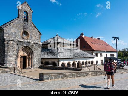 Roncesvalles est un lieu de repos préféré pour les pèlerins sur la route française sur le Camino de Santiago situé dans les Pyrénées en Navarre, Espagne Banque D'Images