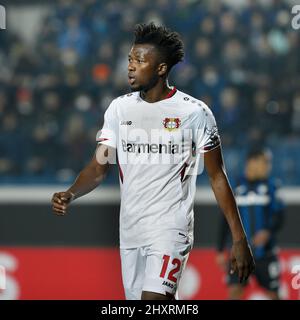 10 mars 2022, Bergame, Italie: Italie, Bergame, mars 10 2022: Edmond Tapsoba (défenseur Leverkusen) le coup d'angle d'Atalanta dans la première moitié pendant le match de football ATALANTA vs BAYER LEVERKUSEN, last16 1st jambes Europe League 2021-2022 , Gewiss Stadium (Credit image: © MGC/Pacific Press via ZUMA Press Wire) Banque D'Images