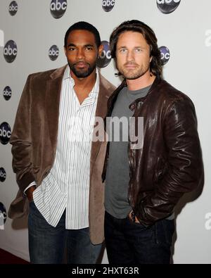 Jason George et Martin Henderson à l'édition 2011 de la tournée de presse d'hiver de TCA pour ABC/Disney Network tenue à l'hôtel Langham Huntington, en Californie Banque D'Images