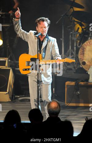 John Mellencamp se produit en direct lors de son « No Better This Tour » au Durham Performing Arts Center, en Caroline Banque D'Images