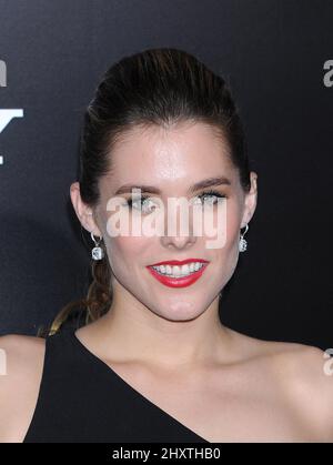 Susie Abromeit participe à la première « Battle: Los Angeles » qui s'est tenue au Regency Village Theatre de Los Angeles, aux États-Unis. Banque D'Images