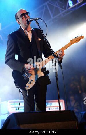 Mick Jones, de Big Audio Dynamite, au Coachella Valley Music and Arts Festival qui a lieu à l'Empire Polo Field, en Californie. Banque D'Images