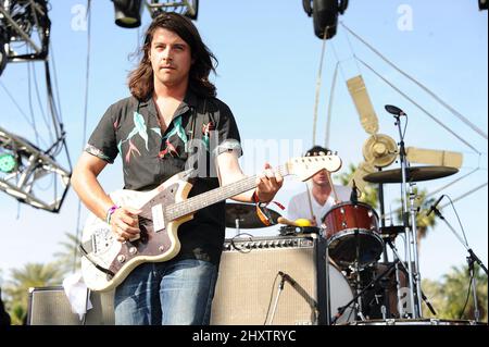 Matthew Vasquez de Delta Spirit au Coachella Valley Music and Arts Festival qui s'est tenu à l'Empire Polo Field, en Californie. Banque D'Images