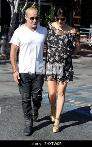 Selma Blair et son petit ami Jason Bleick sont vus à Los Angeles en Californie Banque D'Images