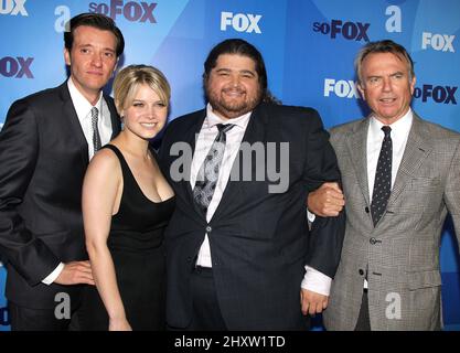 Jason Butler Harner, Sarah Jones, Jorge Garcia et Sam Neill assistent à la soirée de présentation de Fox Programming 2011 au Wollman Rink à Central Park le 16 mai 2011 à New York. Banque D'Images