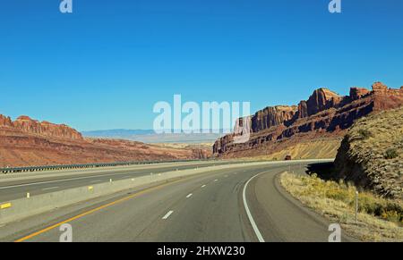 La courbe droite et le Black Dragon - Spotted Wolf Canyon, Utah Banque D'Images