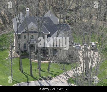 Vue générale de la maison de la chanteuse Trace Adkins avant qu'elle ne brûle au sol le week-end Banque D'Images