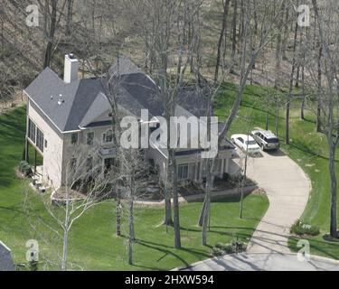 Vue générale de la maison de la chanteuse Trace Adkins avant qu'elle ne brûle au sol le week-end Banque D'Images