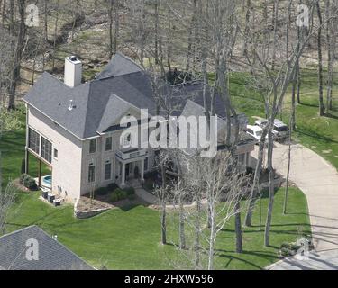 Vue générale de la maison de la chanteuse Trace Adkins avant qu'elle ne brûle au sol le week-end Banque D'Images