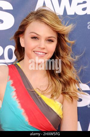 Aimee Teegarden assistant aux MTV Movie Awards 2011 qui se tiennent aux studios Universal de Los Angeles, aux États-Unis. Banque D'Images