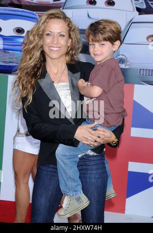 Sheryl Crow et son Wyatt à la première mondiale de 'Cars 2' au théâtre El Capitan de Los Angeles, en Californie. Banque D'Images