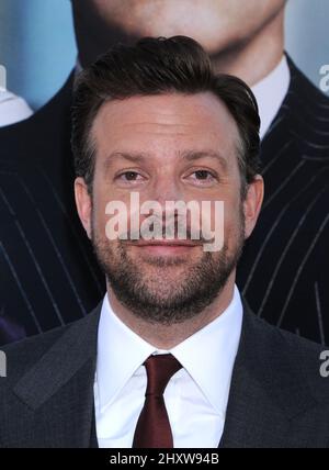 Jason Sudeikis lors de la première des « horribles patrons » au Grauman's Chinese Theatre, Los Angeles. Banque D'Images