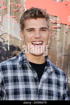 Chris Zylka assistait au salon de photographie « Shark Night 3D » qui s'est tenu au centre de congrès de San Diego, aux États-Unis. Banque D'Images