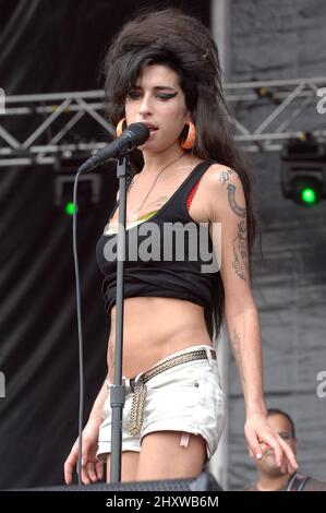 Amy Winehouse se produit au Virgin Music Festival 2007 qui a eu lieu au Pimlico Race Track Banque D'Images