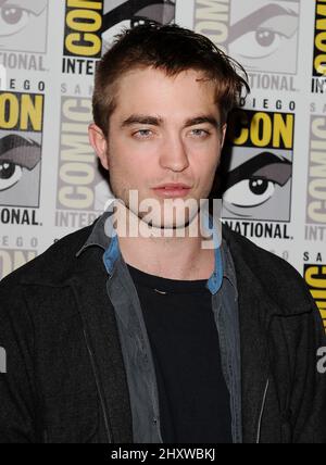 Robert Pattinson participe à la conférence de presse « The Twilight Saga Breaking Dawn - part 1 » le premier jour de Comic con 2011 qui s'est tenue au centre de congrès de San Diego à San Diego, États-Unis. Banque D'Images