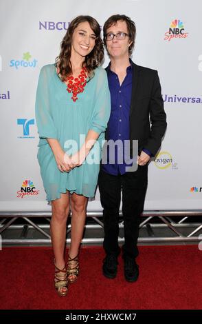 Ben se plie et Sara Bareilles à la NBC Universal TCA 2011 Press Tour All-Star Party à l'hôtel SLS de Los Angeles, en Californie. Banque D'Images