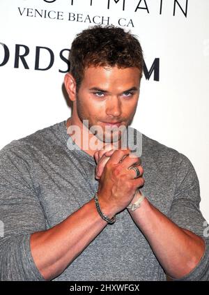 Kellan Lutz lance Dylan George & Abbot + main Fall Collection à Nordstrom au Grove de Los Angeles, aux États-Unis. Banque D'Images