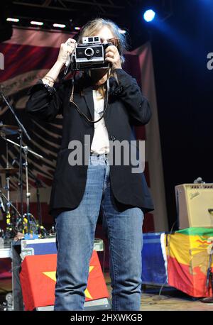 Patti Smith se produit au festival de musique vierge Freefest de 2011 qui a eu lieu au Merriweather Post Pavilion de Columbia, au Maryland Banque D'Images