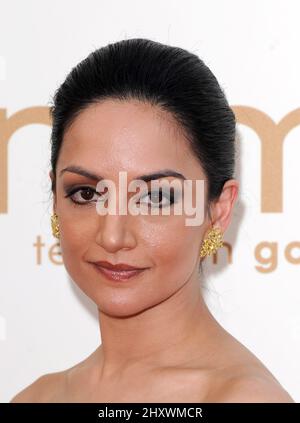 Archie Panjabi participe aux Primetime Emmy Awards 63rd annuels qui se tiennent au Nokia Theatre L.A. à Los Angeles, Californie, États-Unis. Banque D'Images