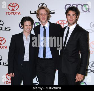 Connor Paolo, Gabriel Mann et Joshua Bowman lors des Environmental Media Awards 2011 qui ont eu lieu aux studios Warner Bros, en Californie Banque D'Images