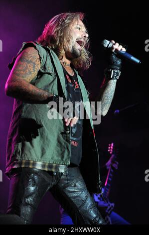 Vince Neil se produit au Raleigh Amphitheater de Raleigh, en Caroline du Nord. Banque D'Images