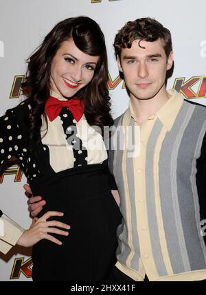 Karmin pendant le Jingle ball KIIS FM 2011 tenu au Nokia Theatre, Californie Banque D'Images