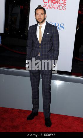 Zachary Levi lors des People's Choice Awards 2012 qui se tiennent au Nokia Theatre de Los Angeles, en Californie Banque D'Images