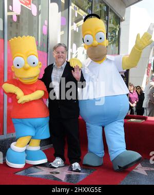 Matt Groening, Bart Simpson et Homer Simpson assistaient à la cérémonie des stars de Matt Groening à Hollywood à Los Angeles, aux États-Unis. Banque D'Images