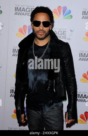 Lenny Kravitz arrive aux '43rd Annual NAACP Awards' qui se tiennent au Shrine Auditorium de Los Angeles, Californie, le 17 février 2012. Banque D'Images