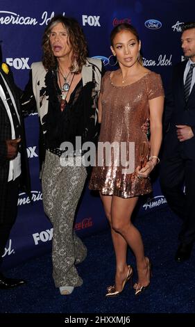 Steven Tyler et Jennifer Lopez pendant le parti américain Idol Top Finalists Party tenu à The Grove, Californie Banque D'Images