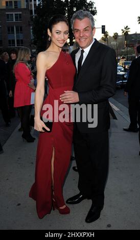 Olga Kurylenko et Danny Huston lors de la première de la ville magique de Los Angeles qui s'est tenue au DGA Theatre, en Californie Banque D'Images