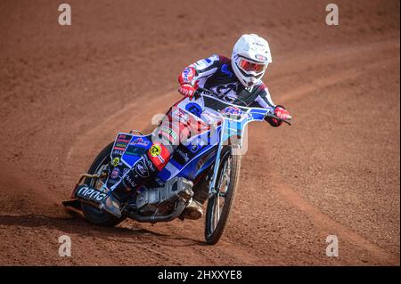 MANCHESTER, ROYAUME-UNI. 14th MARS Archie Freeman en action lors de la Journée des médias du circuit Belle vue au National Speedway Stadium, Manchester, le lundi 14th mars 2022. (Credit: Ian Charles | MI News) Credit: MI News & Sport /Alay Live News Banque D'Images