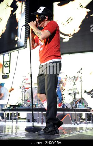 Anthony Kiedis des Red Hot Chili Peppers lors de leur tournée de 2012 à la PNC Arena en Caroline du Nord Banque D'Images