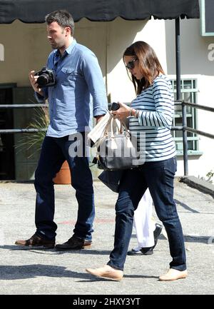 Ben Affleck et Jennifer Garner ont vu prendre fille Violet à une classe de karaté à santa Monica en Californie, Etats-Unis. Banque D'Images