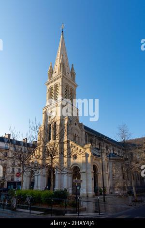 Vue extérieure de l'église Saint-Joseph-des-Nations, église catholique construite au 19th siècle et située dans le 11th arrondissement de Paris, France Banque D'Images