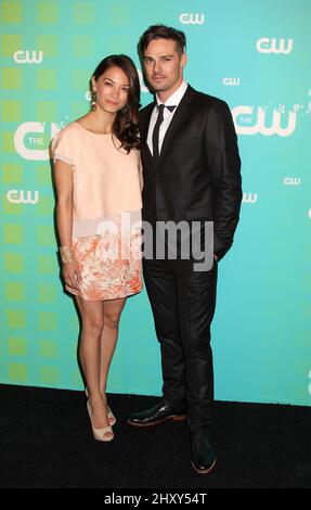 Kristin Kreuk et Jay Ryan lors de la présentation initiale du CW 2012. Tenue à l'hôtel London, New York Banque D'Images