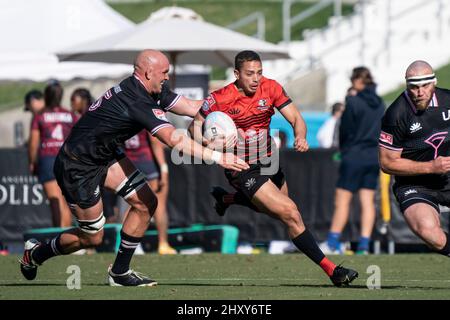 Le fullback des guerriers de l'Utah Cliven Loubser (15) est attaqué par l'écluse de Los Angeles Giltinis Nathan Den Hoedt (5) lors d'un match MLR, le dimanche 13 mars 2022, à Banque D'Images